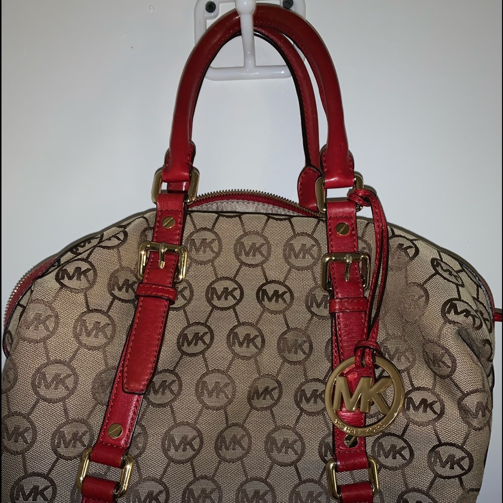 Michael Kors barely used pocketbook
